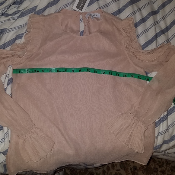 NWT, INTERMIX Nelly Ruffle Cold Shoulder Top - Picture 5 of 10